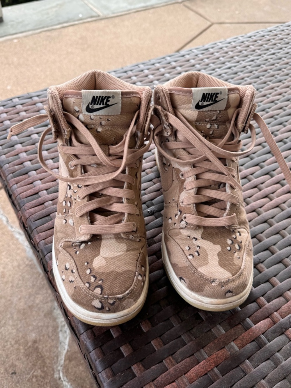 Nike Dunk Women’s Desert Camo High-Top Sneakers size 7.5 Preowned no box - Picture 2 of 6